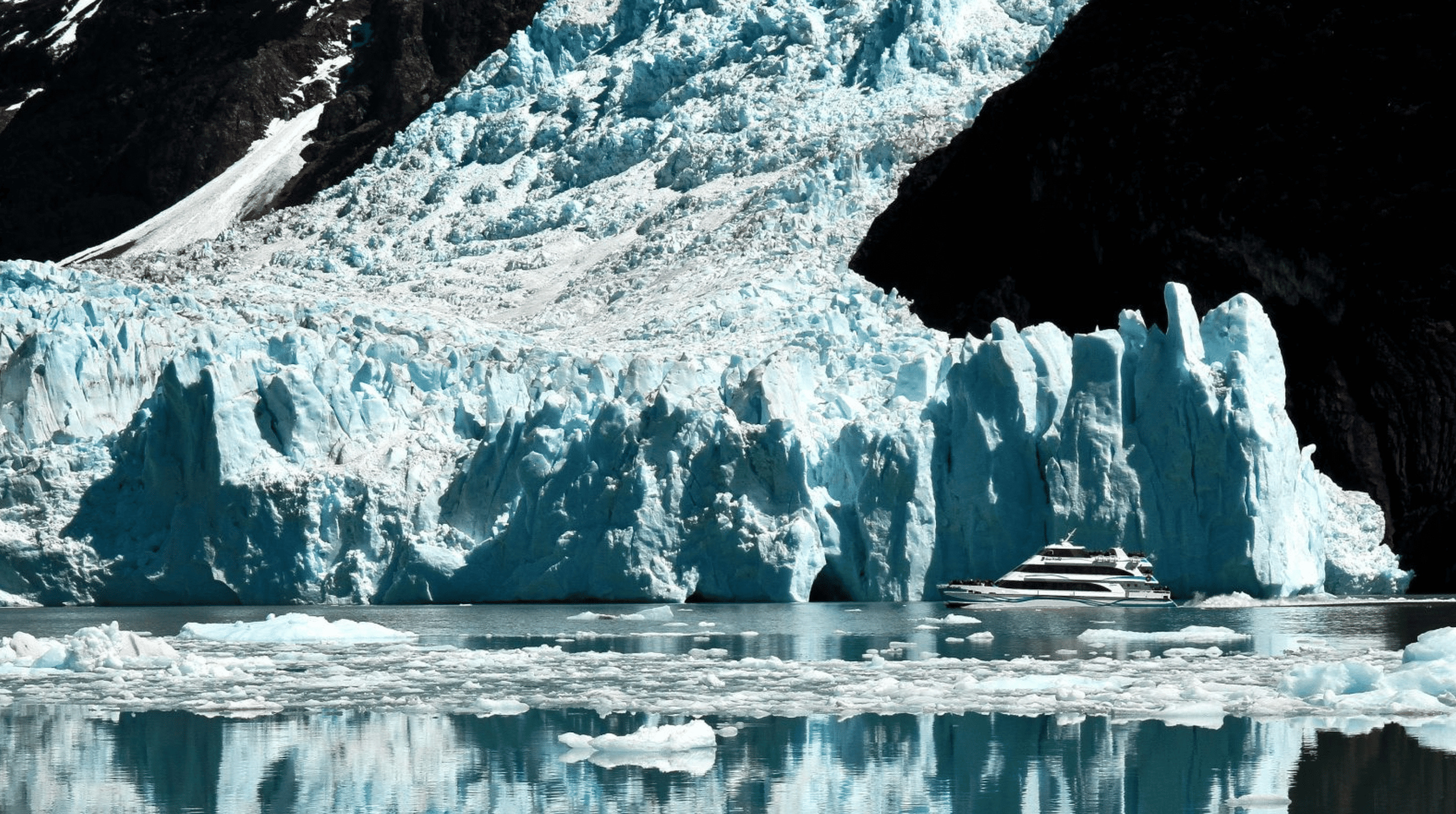 Navegação Todo Glaciares — icebergs no Lago Argentino
