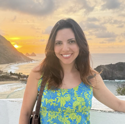 Raquel Pryzant — Jornalista Escape Magazine