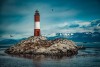 Navegação pelo Canal de Beagle com lobos e farol, em Ushuaia