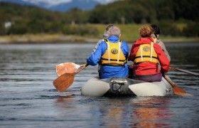 Parque Tierra del Fuego, trekking e Canoas com Almoço em Domo em Ushuaia